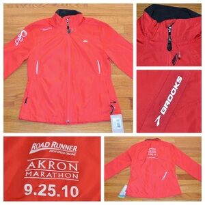 Women’s Brooks Roadrunner Essential Run jacket, size XS - NWT